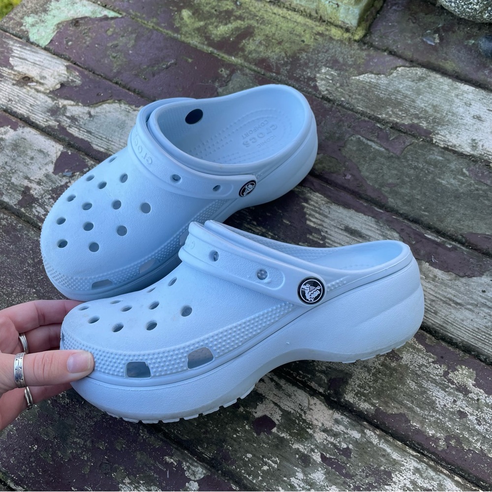 Baby blue periwinkle platform crocs in like new condition!